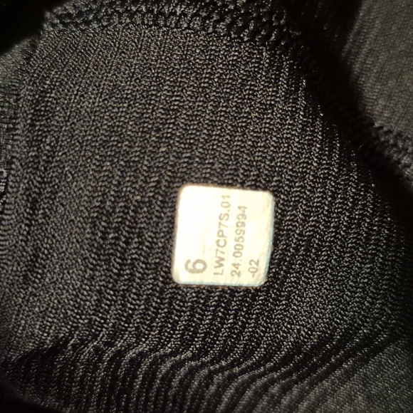 Lululemon Fast and Free Reflective High-Rise Classic-Fit size 6 black VGUC - Picture 6 of 6